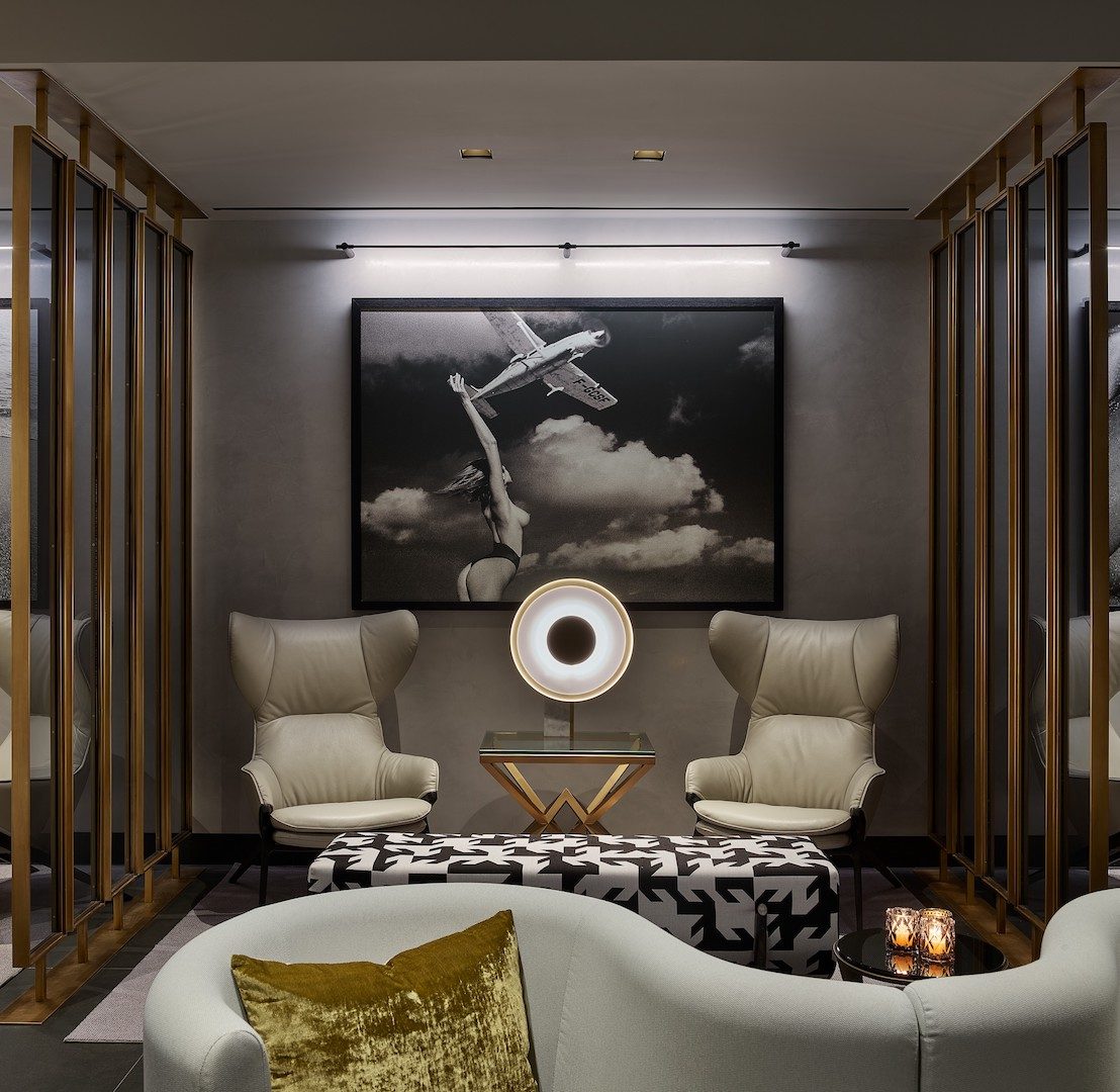 Lounge alcove